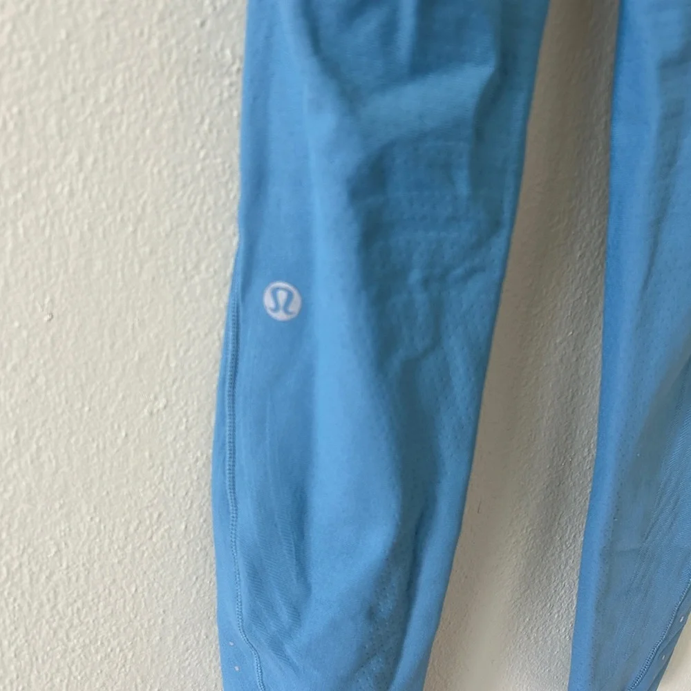 lululemon athletica SenseKnit Running HR Tight 28” Sky Blue Leggings - Picture 4 of 5